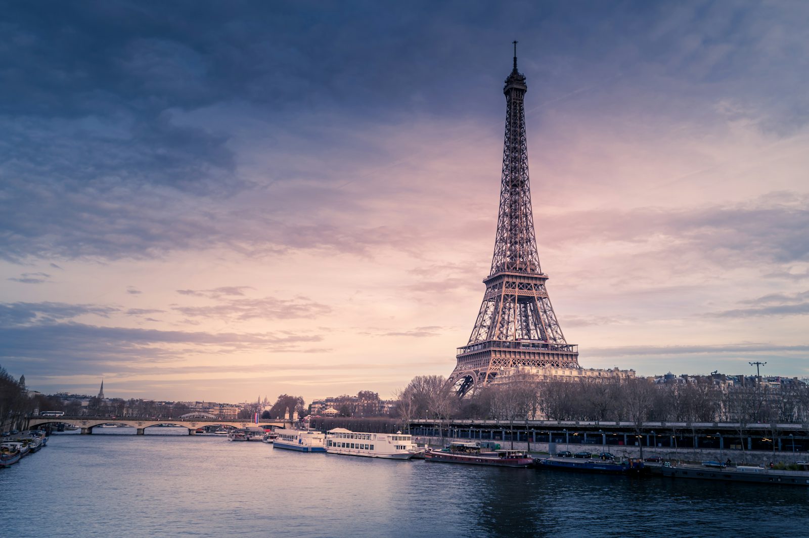 International market architecture and value investing context